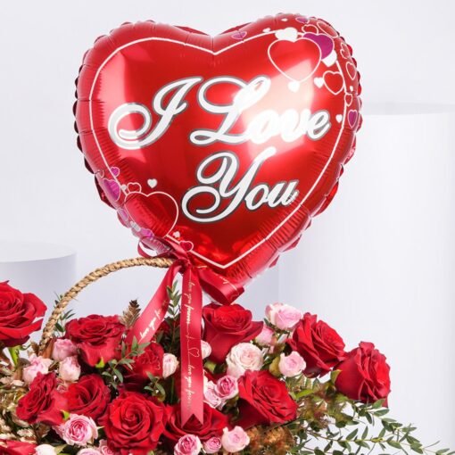 ⁦سلة عشق - سلة الحب بالورد الجوري الأحمر الفاخر مع بالون هيليوم I LOVE YOU⁩ - الصورة ⁦2⁩
